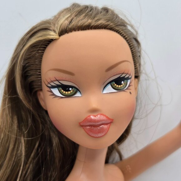 Bratz Doll Yasmin Head On Barbie Body Vintage 1999 - Picture 2 of 7